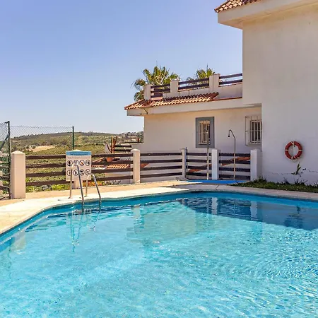 2 Bedroom Stunning In Apartment *