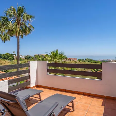 Apartment 2 Bedroom Stunning In *