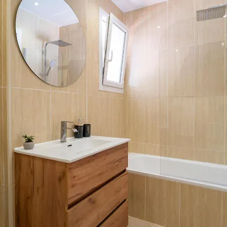 2 Bedroom Stunning In *