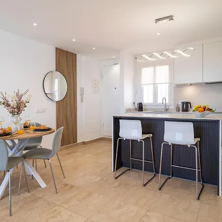 2 Bedroom Stunning In *