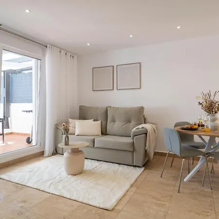 Apartment 2 Bedroom Stunning In