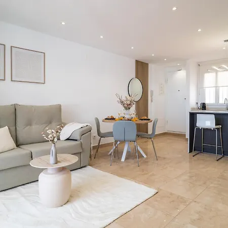 2 Bedroom Stunning In Apartment Manilva